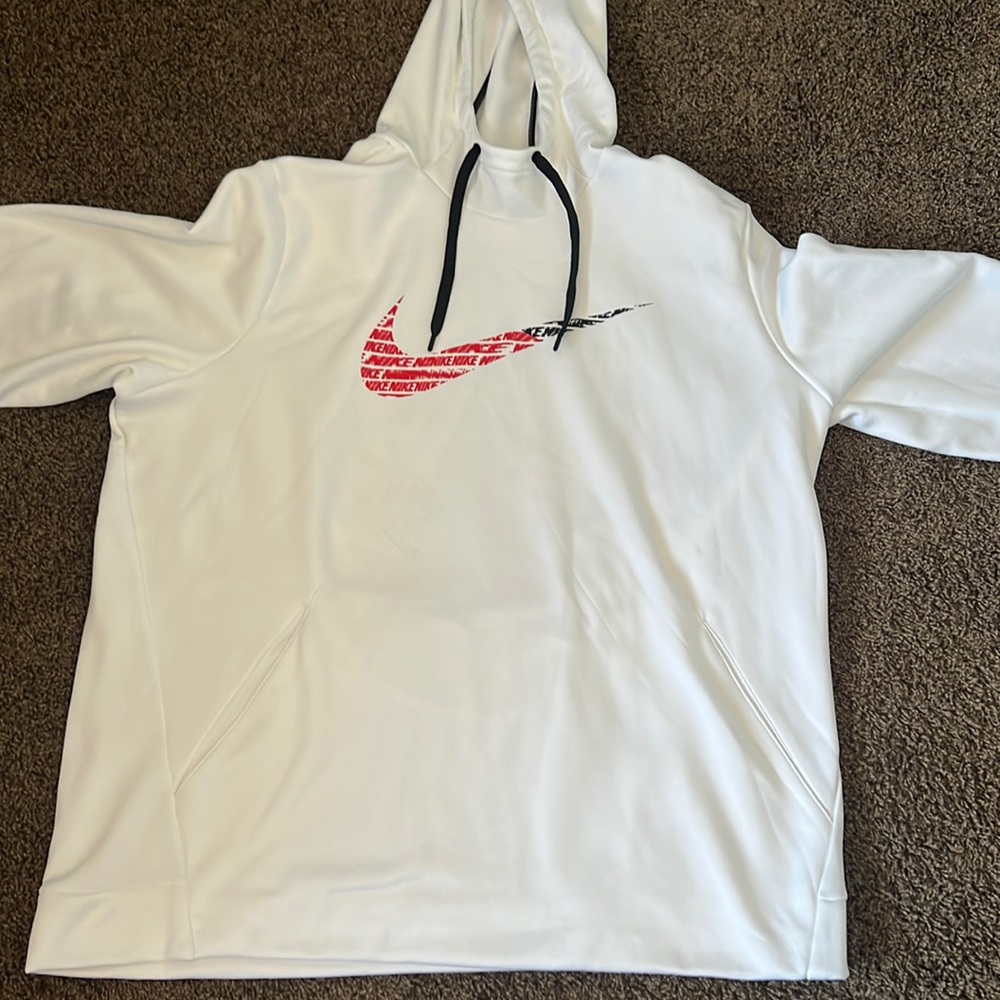 NEVER WORN NIKE SWEATSHIRT